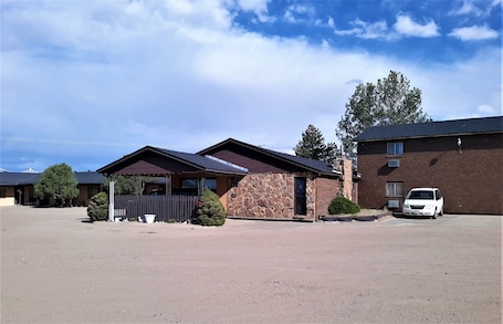 Konaklama yerinin ön cephesi