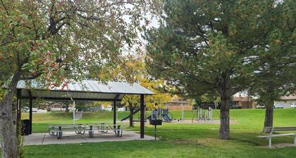 Camelot Cottage - Private Home