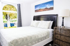 3 bedrooms, desk, iron/ironing board, travel crib