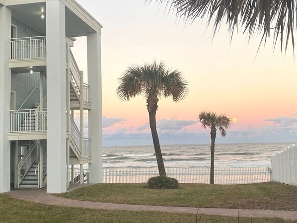 Property grounds - Ocean View Beach Suite #212 (New Smyrna Beach)