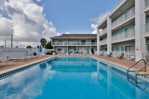 Pool - Ocean View Beach Suite #212 (New Smyrna Beach)