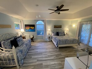 1 chambre, bureau, fer et planche à repasser, Wi-Fi