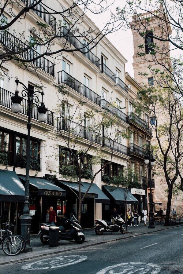 Exterior - Mon Suites San Martin (Valencia)