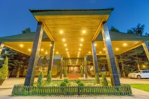Exterior - Buyuk Abant Hotel (Mudurnu)