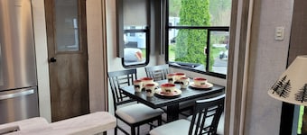 Sleeps 10 across from the GSMNP!