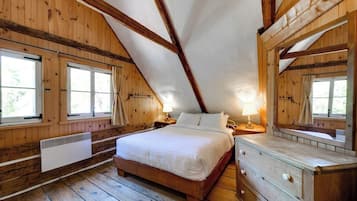 5 bedrooms, iron/ironing board, travel crib, WiFi