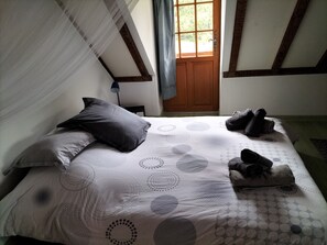 3 chambres, fer et planche à repasser, accès au Wi-Fi (inclus)