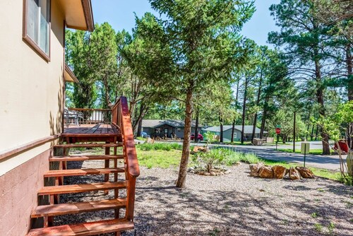 MidTown Clover Cabin-DEER!! Pet Friend, Walk to Shops, Park