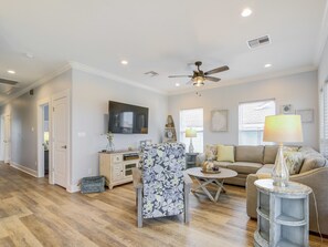 Smart-TV, DVD-Player, Tischtennisplatte, Videothek