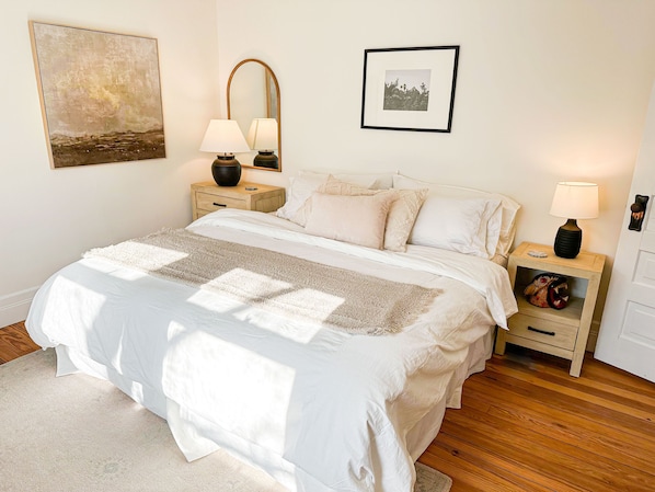 2 bedrooms, desk, free WiFi, bed sheets