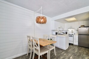 Dining - Ocean View Beach Condo #307 (New Smyrna Beach)