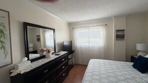 1 bedroom, internet - Beachcomber unit 401 (Longboat Key)