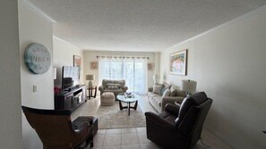 TV, DVD player - Beachcomber unit 401 (Longboat Key)