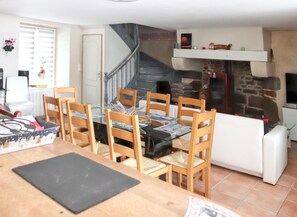 Dining - Homerez - Charming house near Sains with spa and enclosed garden (Sains)