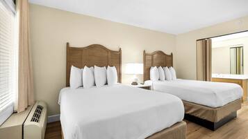 1 Bedroom, Sleeps 6 Tennis View | Iron/ironing board, WiFi (free), bed sheets
