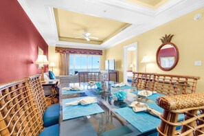 In-room dining - Destin Holiday Beach Resort (Destin)