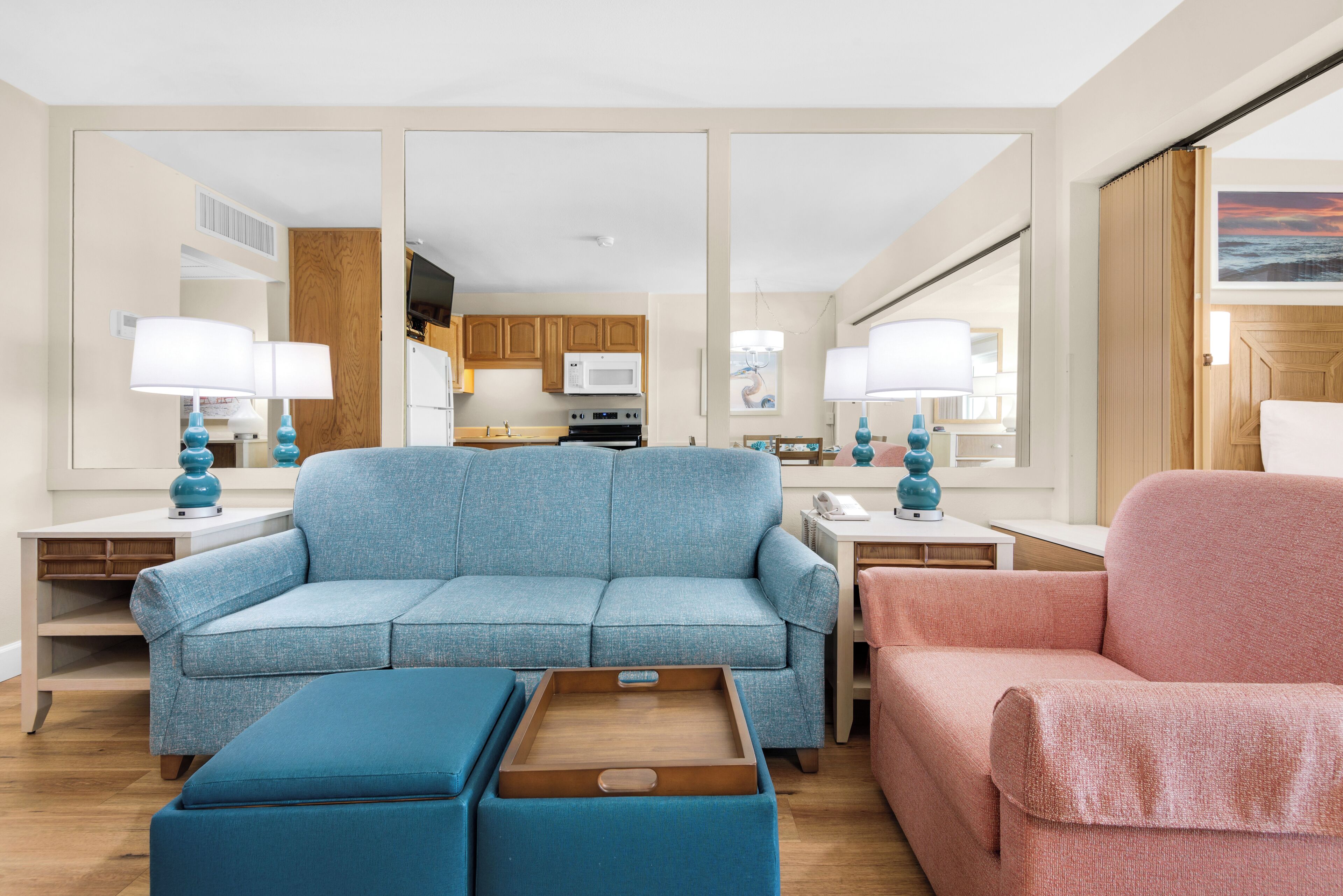 Gulf Studio | Living area | Flat-screen TV, DVD player