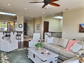 Een smart-tv en een open haard