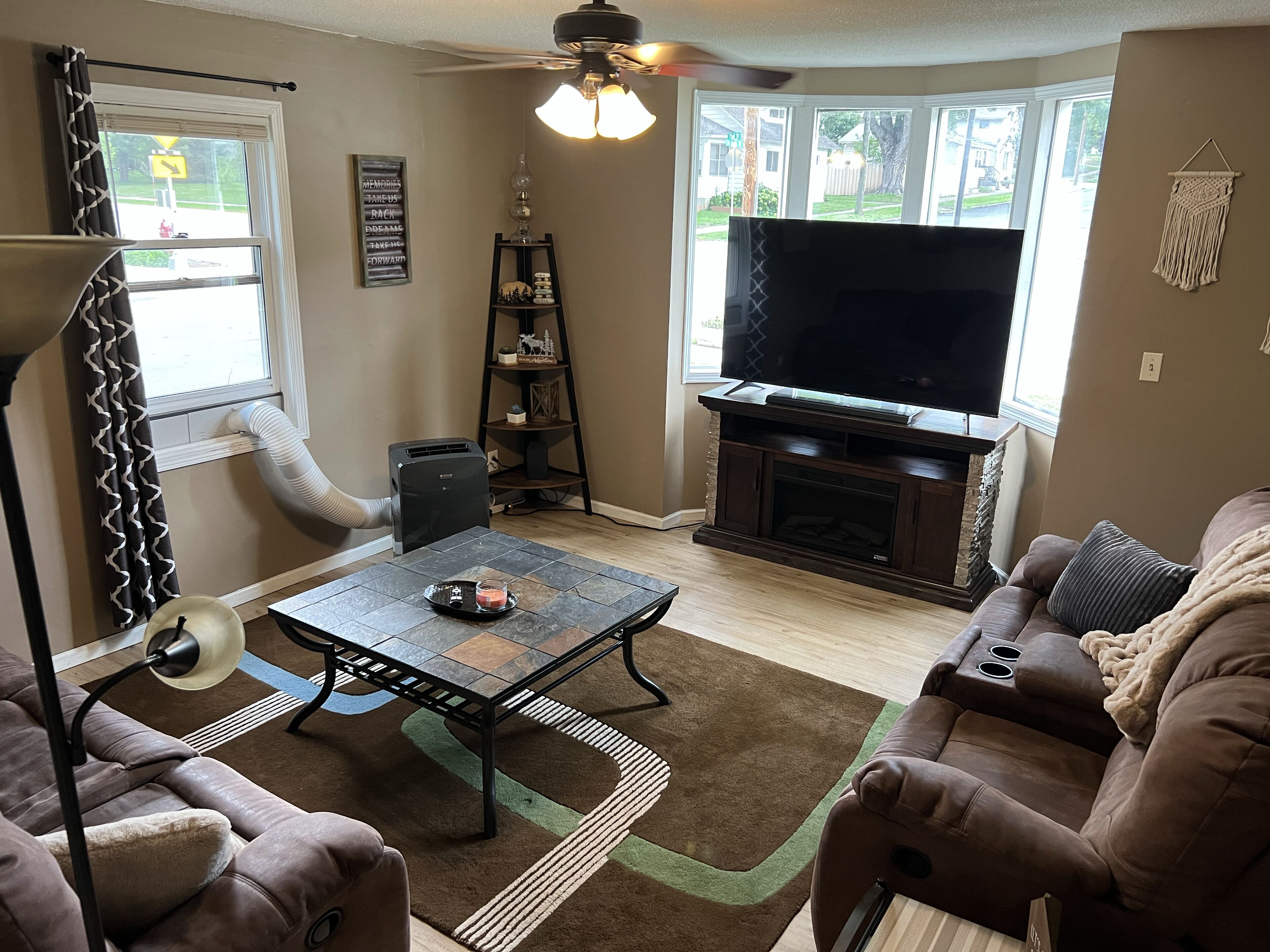 Living Room
- 65" TV
- Netflix, Prime, YouTube TV, Peacock
- Fireplace
- Seats 5