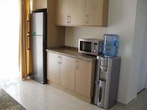 Family Villa | Private kitchen | Full-size fridge, microwave, oven, stovetop - EMERALD VILLA 8 (Fethiye)