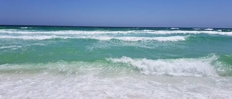 Beach nearby, sun-loungers, beach towels