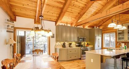 1 Mi to Heavenly Resort: Cozy Home w/ Deck!