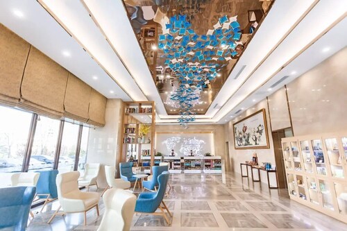 Kyriad Hotel Weihai High Speed Train Station