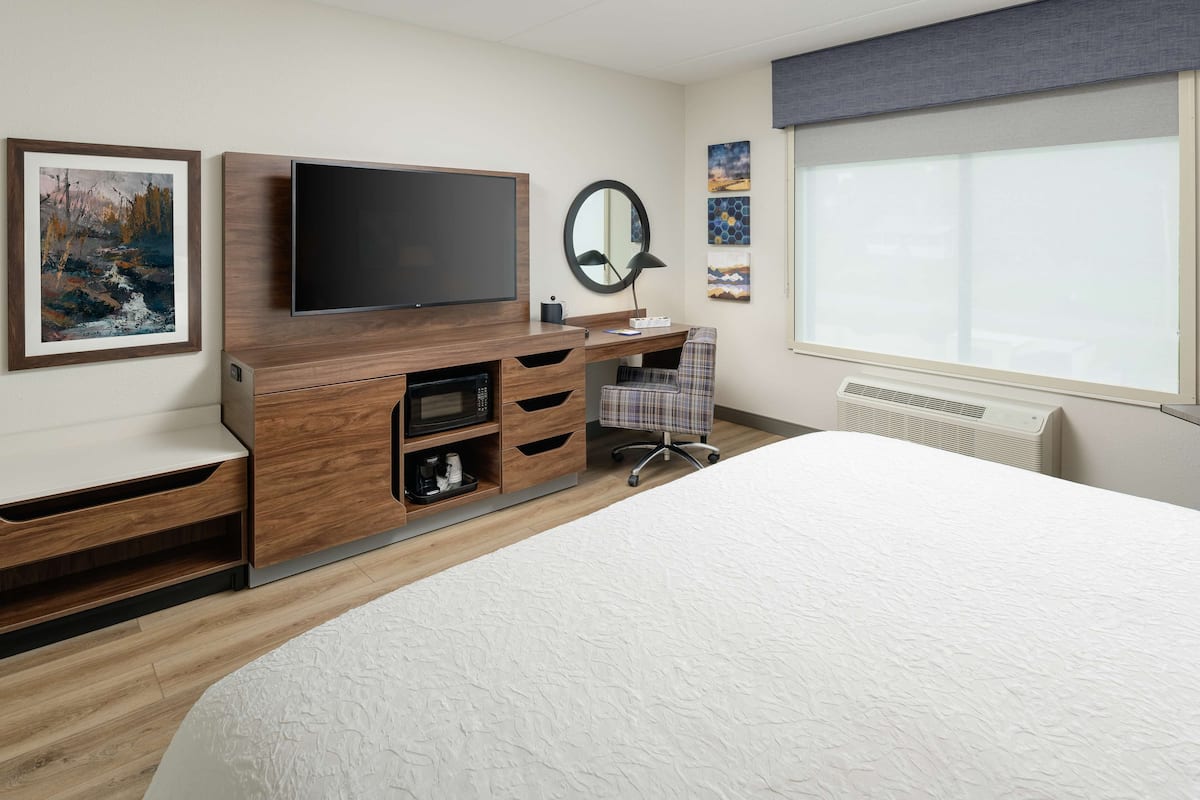 1 bedroom, in-room safe, desk, laptop workspace