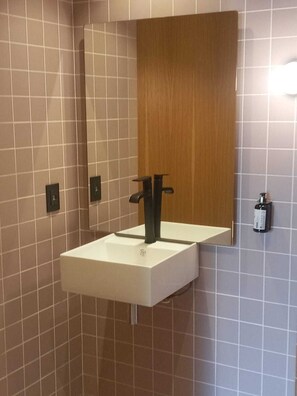 Room, 1 King Bed (Roll-In Shower) | Premium bedding, down comforters, in-room safe, desk - Albor San Miguel de Allende, Tapestry Collection by Hilton (San Miguel de Allende)