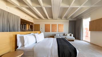Junior Suite, 1 King Bed | Living area