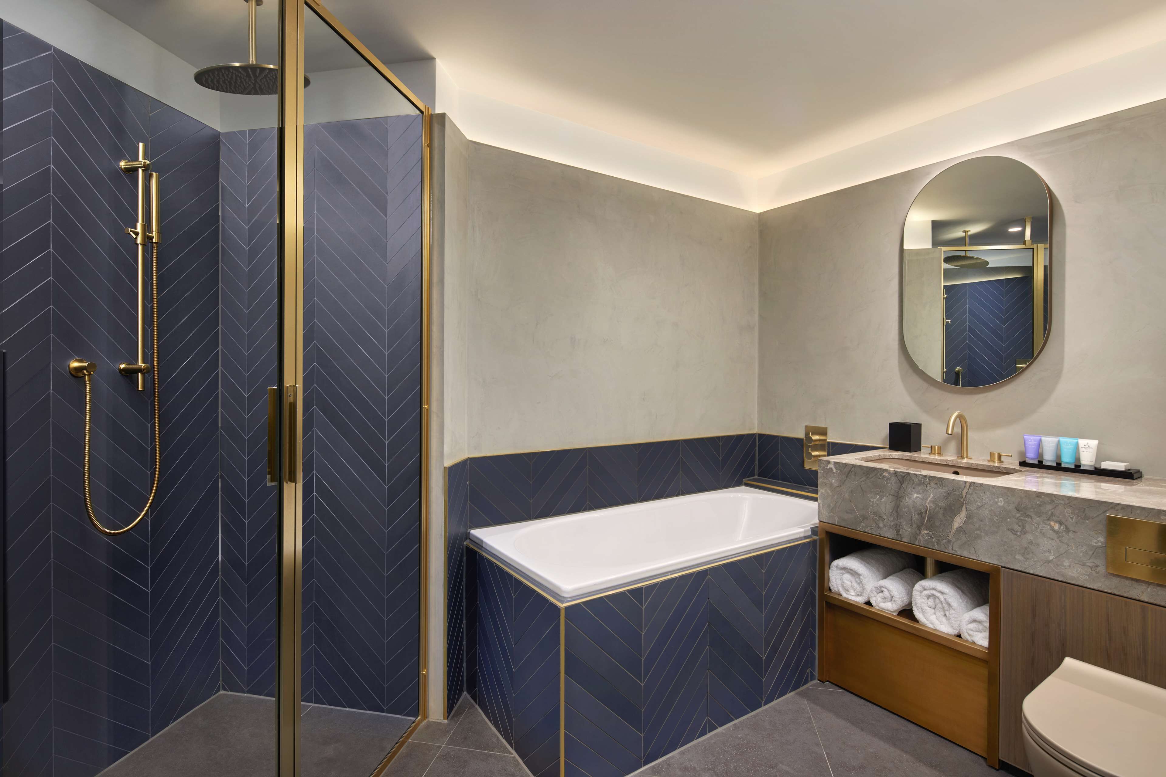 suite, 1 bedroom | bathroom | shower, rainfall showerhead, free toiletries, hair dryer