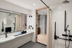 Bathroom shower - Canopy by Hilton London City (London)