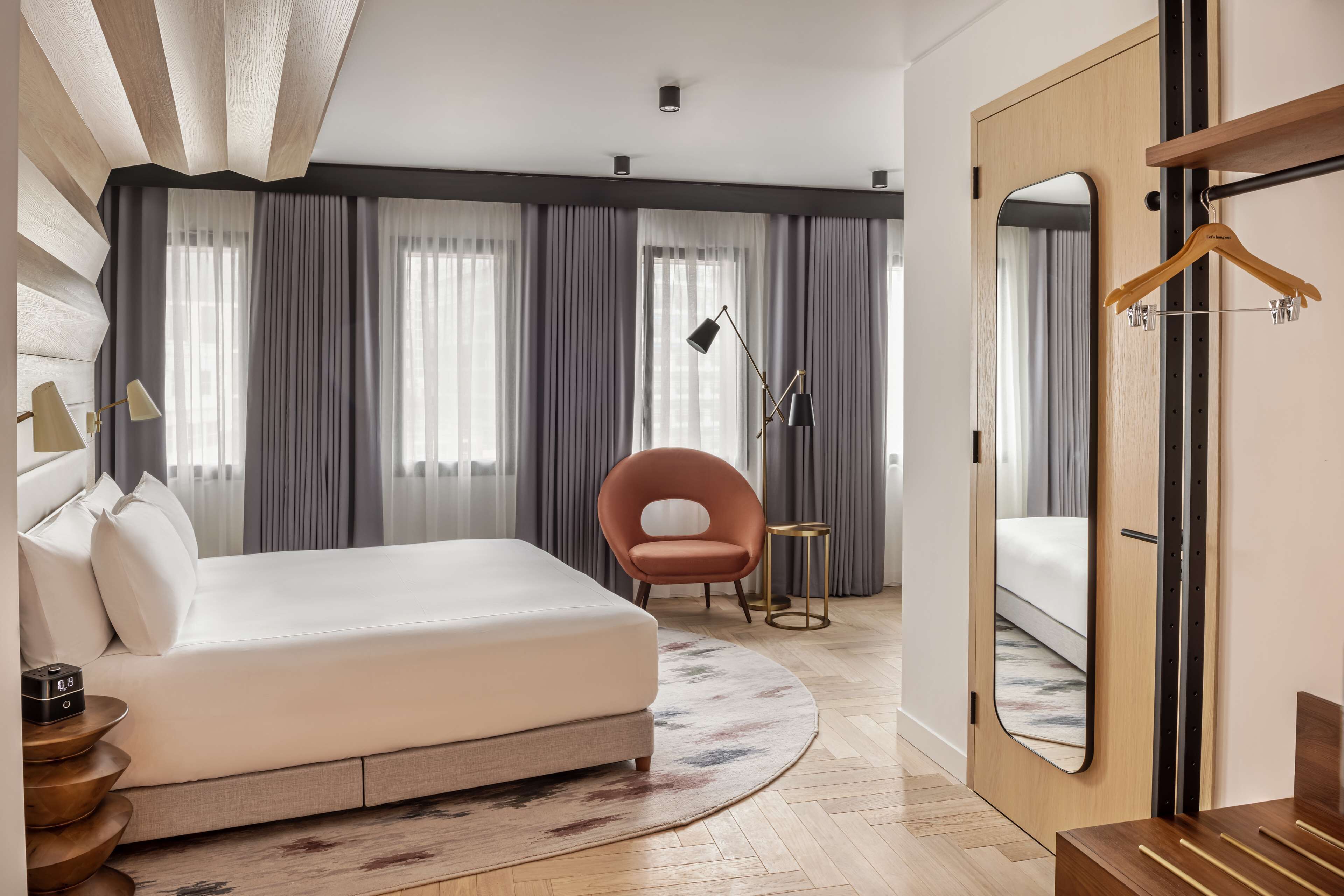 room, 1 king bed, accessible | in-room safe, desk, laptop workspace, blackout curtains