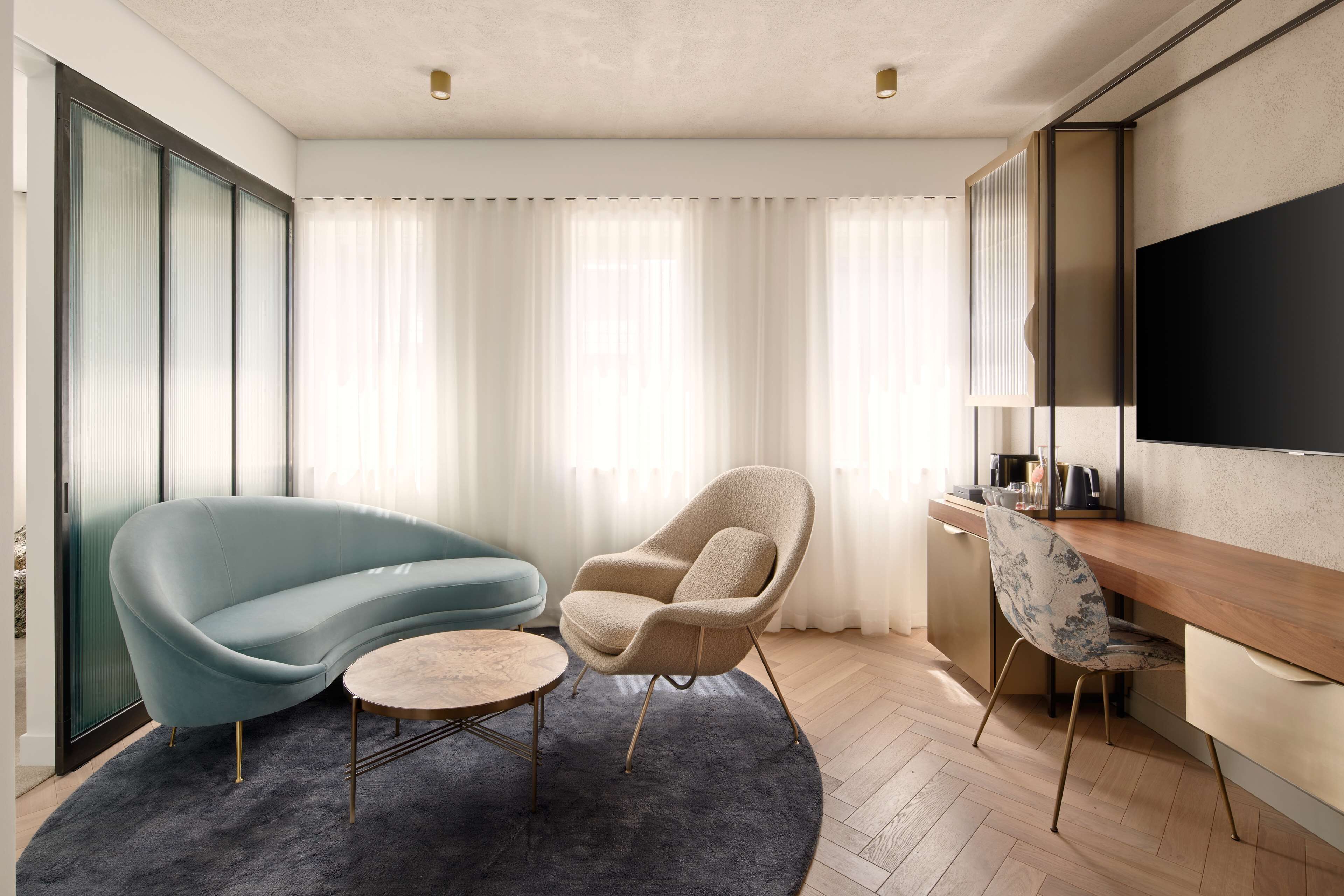 Suite, 1 Bedroom | Living area