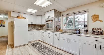 Anchorage Apt: Home Base for Alaska Adventure!