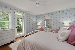 2 quartos, ferros/tábuas de passar roupa, Wi-Fi de cortesia