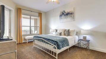 3 bedrooms, internet, bed sheets