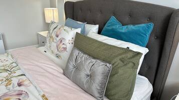 3 bedrooms, iron/ironing board, free WiFi, bed sheets