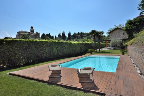 Rustico Villa Marciaga With Pool