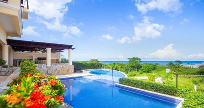Luxury living, pool and Golf- Villa 1108 4 bedroom
