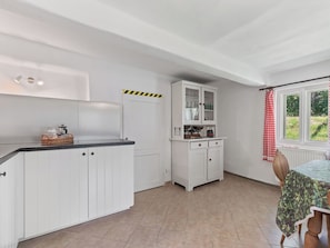 Fridge, microwave, oven, dishwasher - Lenora II by Interhome (Lenora)