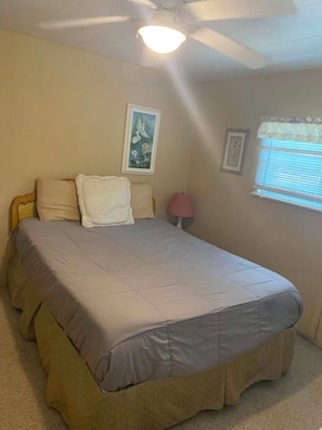 2 bedrooms, free WiFi, bed sheets - 2bedroom 2 bath home with great amenities  and location  (Venice)