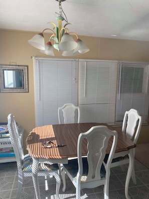 Dining - 2bedroom 2 bath home with great amenities  and location  (Venice)
