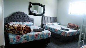 3 bedrooms, WiFi, bed sheets, wheelchair access