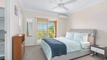 2 bedrooms, desk, iron/ironing board, travel crib