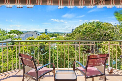 Bright & Breezy ~ 2 Bed/2 Bath /1 Car/ Views!