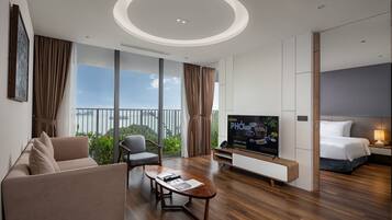 Deluxe Room, 1 Bedroom (Ocean) | Down comforters, minibar, in-room safe, desk