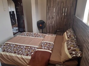 2 bedrooms, iron/ironing board, WiFi, bed sheets - Remarkable 2-Bed Apartment in Lagos (Lagos)