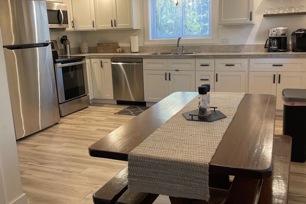 Refrigerador, microondas, horno, placa de cocina