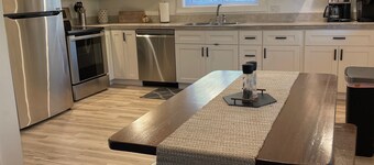 Two bedroom Cottage in a peaceful setting - Reasonable distance to Hocking Hills